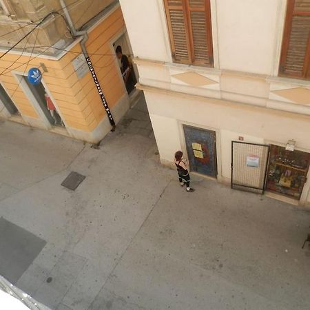 Vintage Pula Apartment Exterior photo